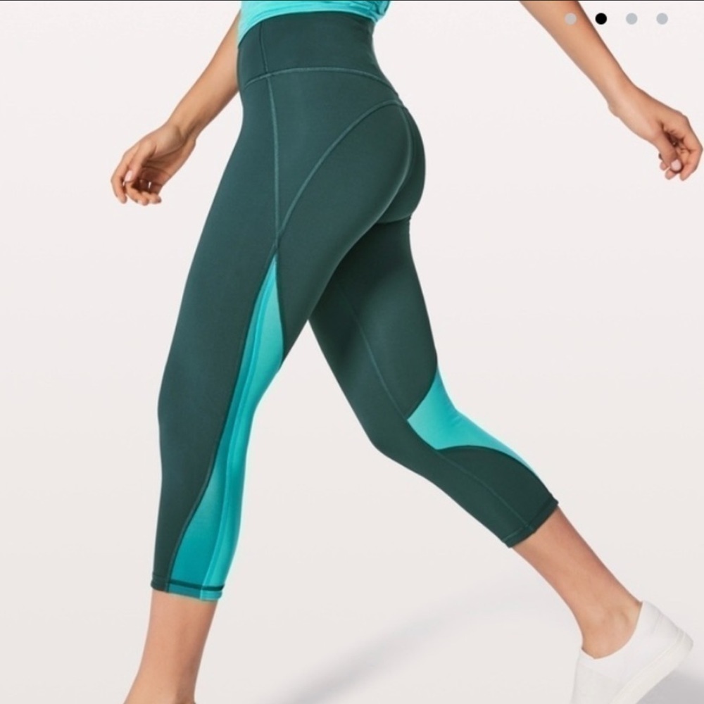 Lululemon Mix and Mesh Crop High Rise Leggings Size 6 Women